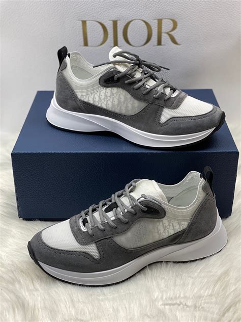 dior b25 oblique runner.